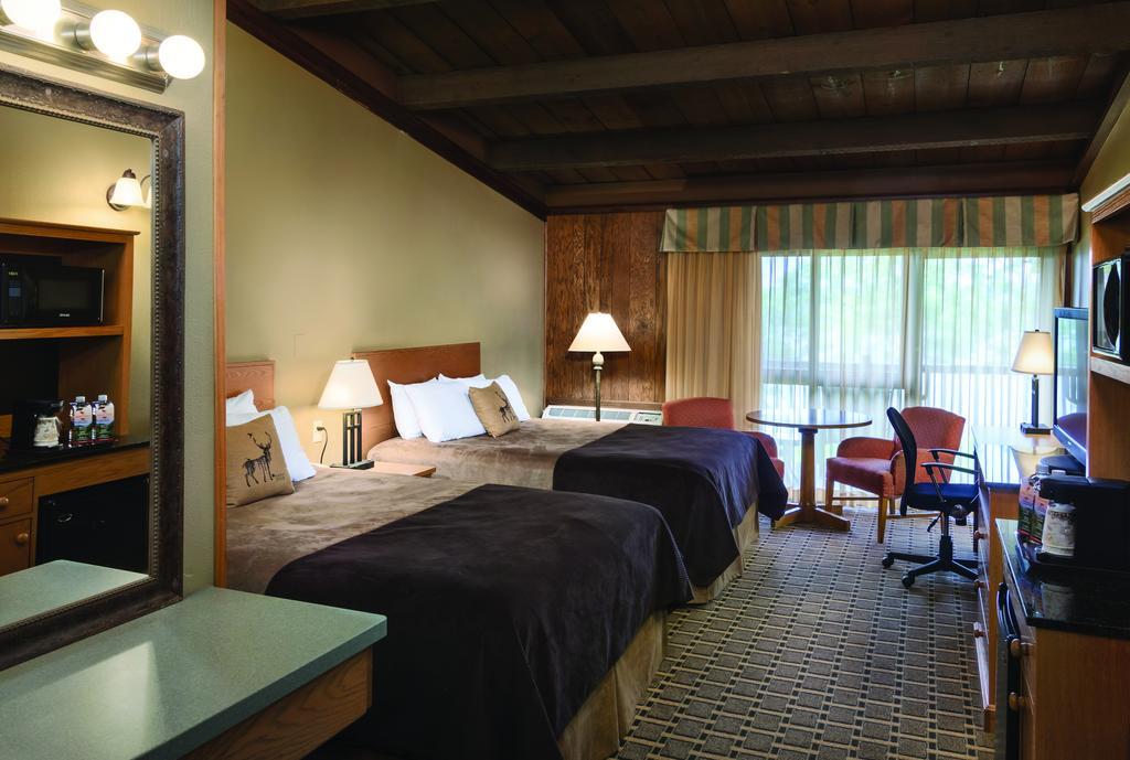 Hueston Woods Lodge And Conference Center College Corner Екстериор снимка