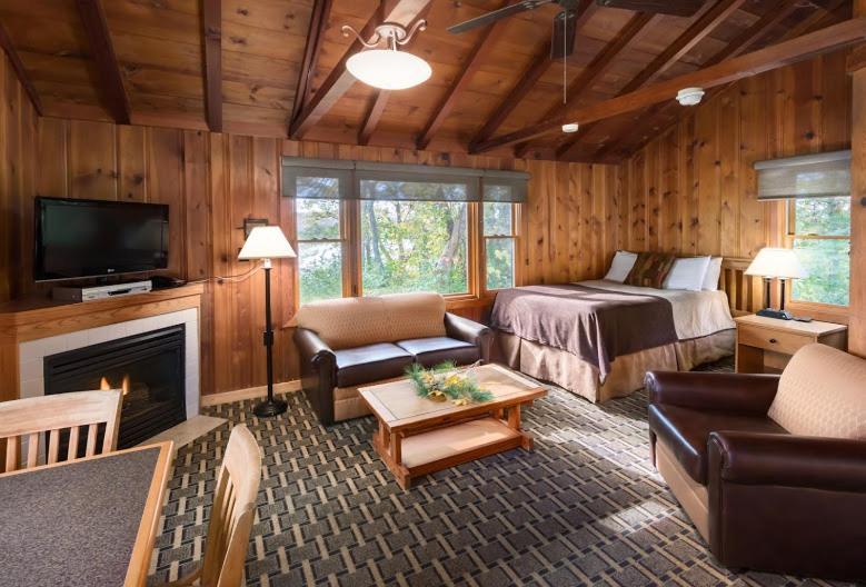 Hueston Woods Lodge And Conference Center College Corner Екстериор снимка