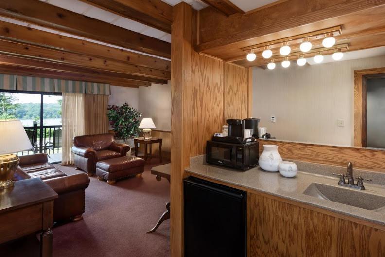 Hueston Woods Lodge And Conference Center College Corner Екстериор снимка